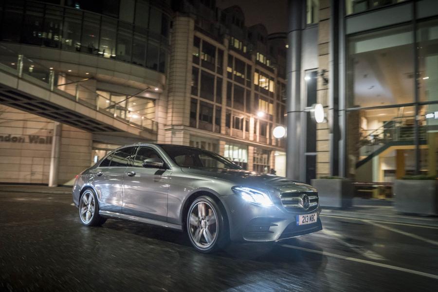  Mercedes-Benz E220 d AMG Line 2016 года  (UK) (фото 13 из 31)
